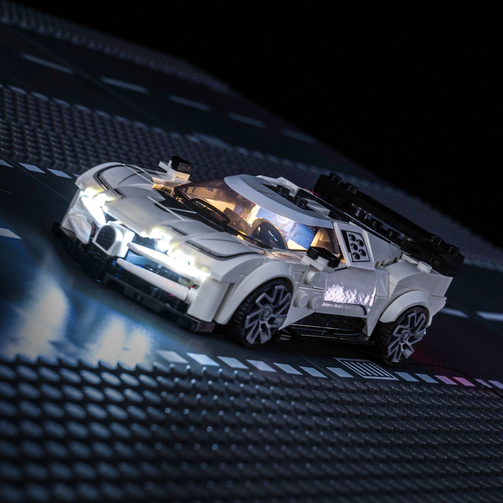 Kit d'éclairage BrickBling pour LEGO Speed Champions Bugatti Centodieci Hypercar 77240