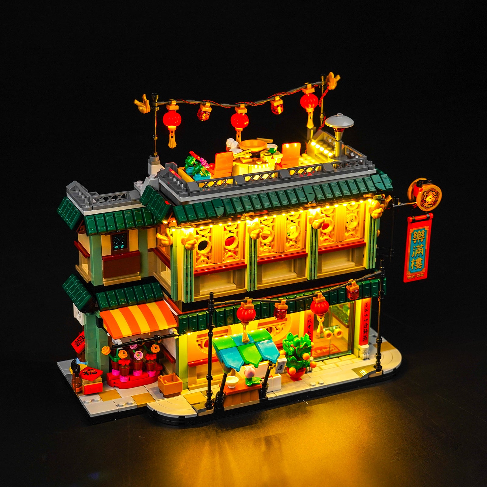 Light Up LEGO Family Reunion Celebration 80113 with BrickBling