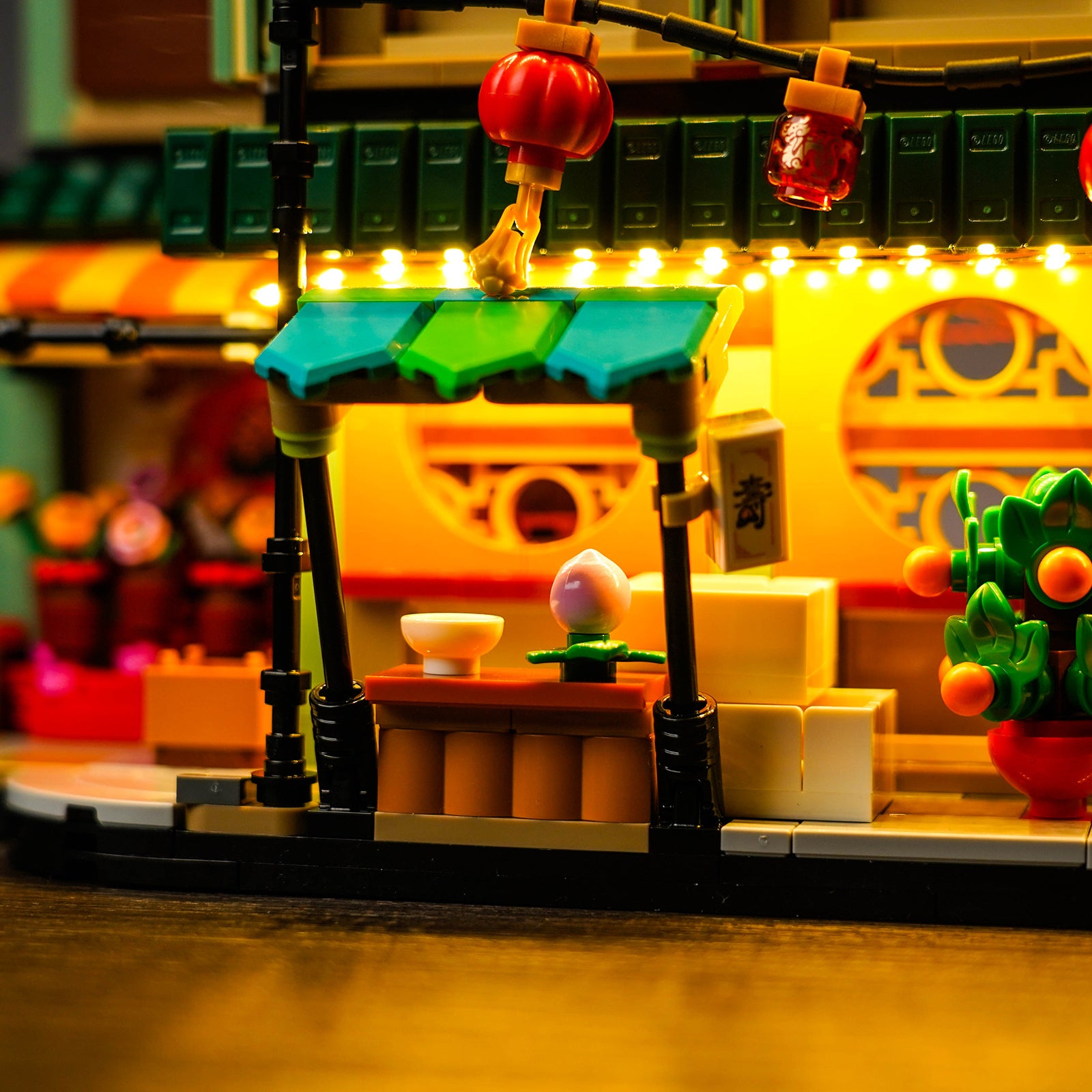 Light Up LEGO Family Reunion Celebration 80113 with BrickBling