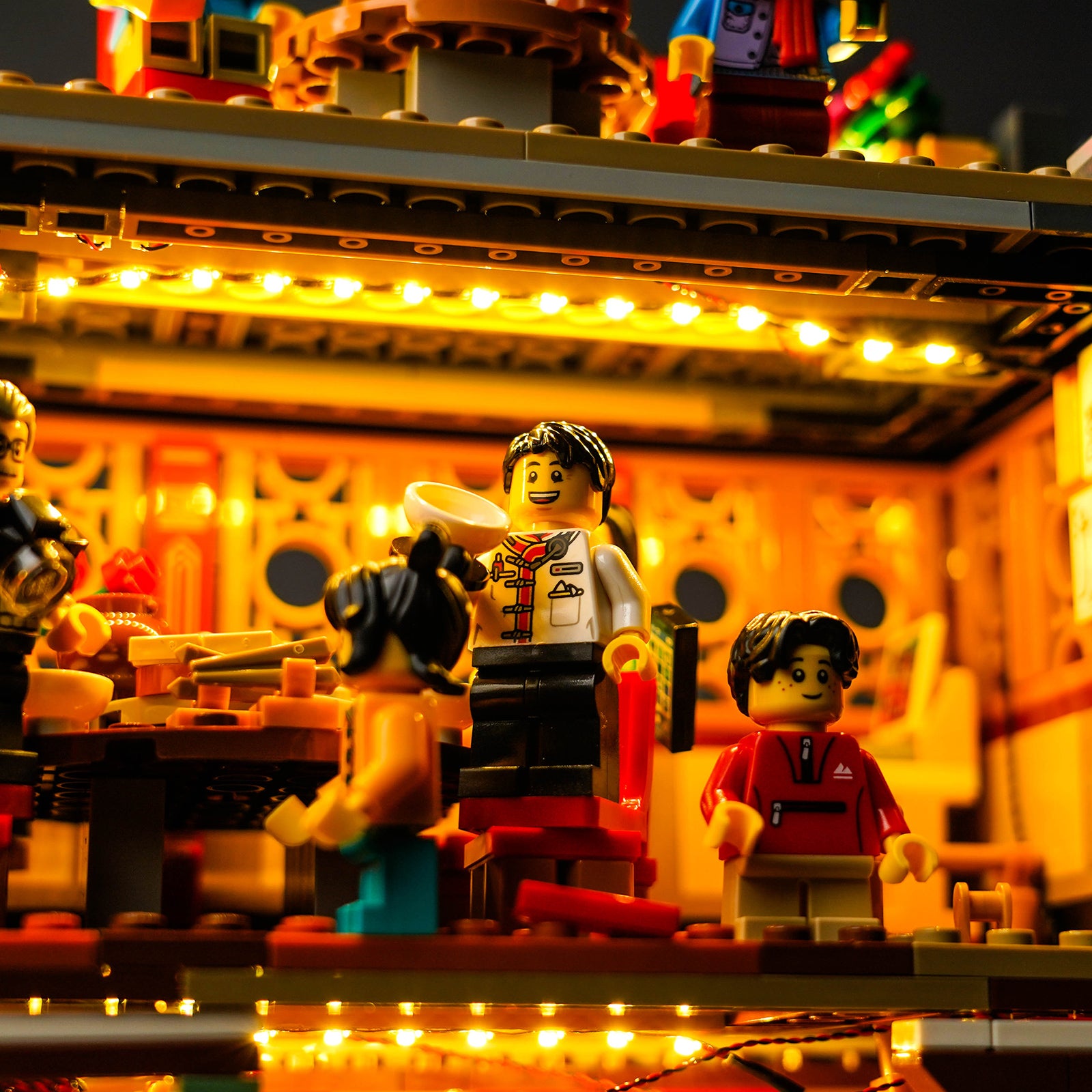 Light Up LEGO Family Reunion Celebration 80113 with BrickBling