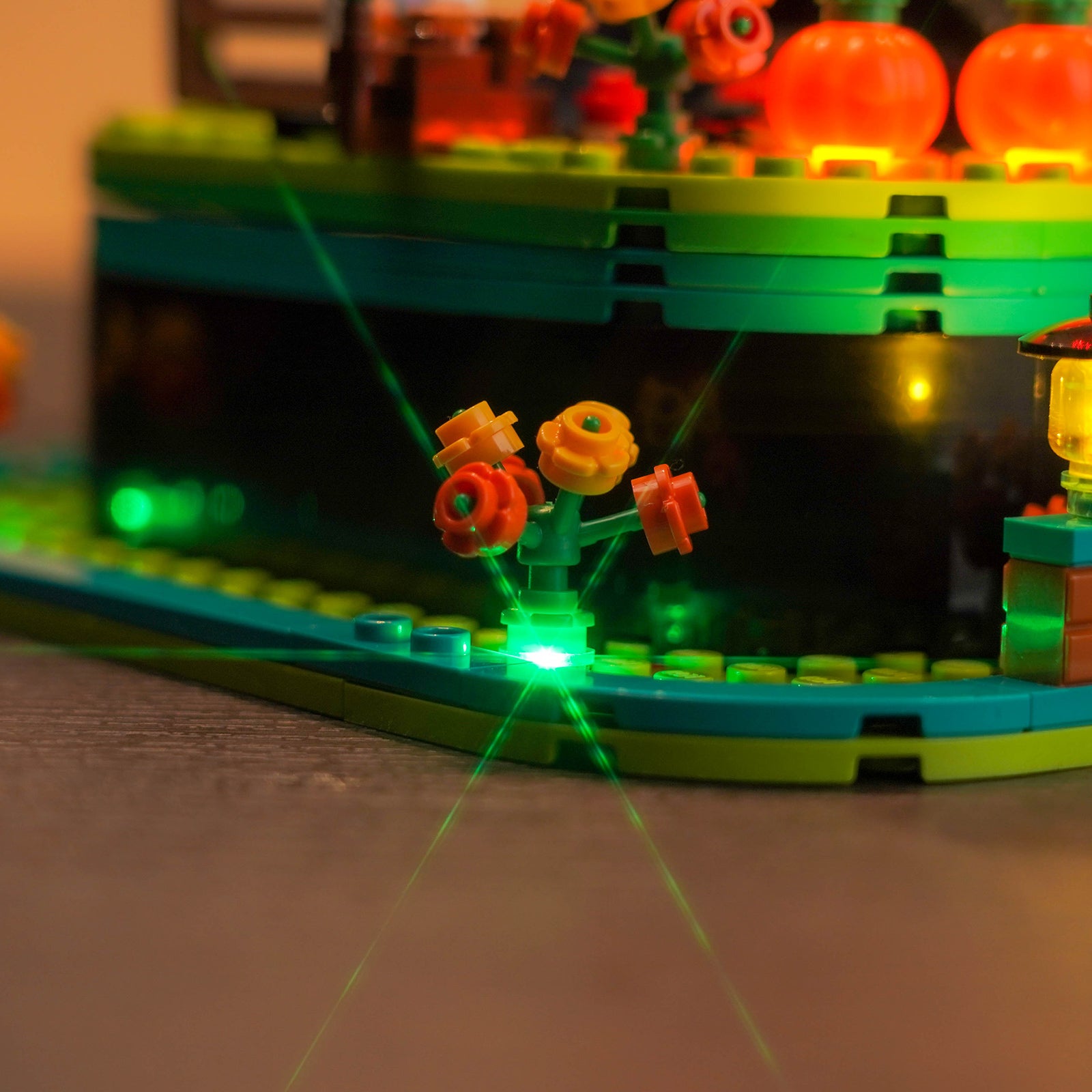 Lighting effect details shown for LEGO Ideas Family Tree 21346