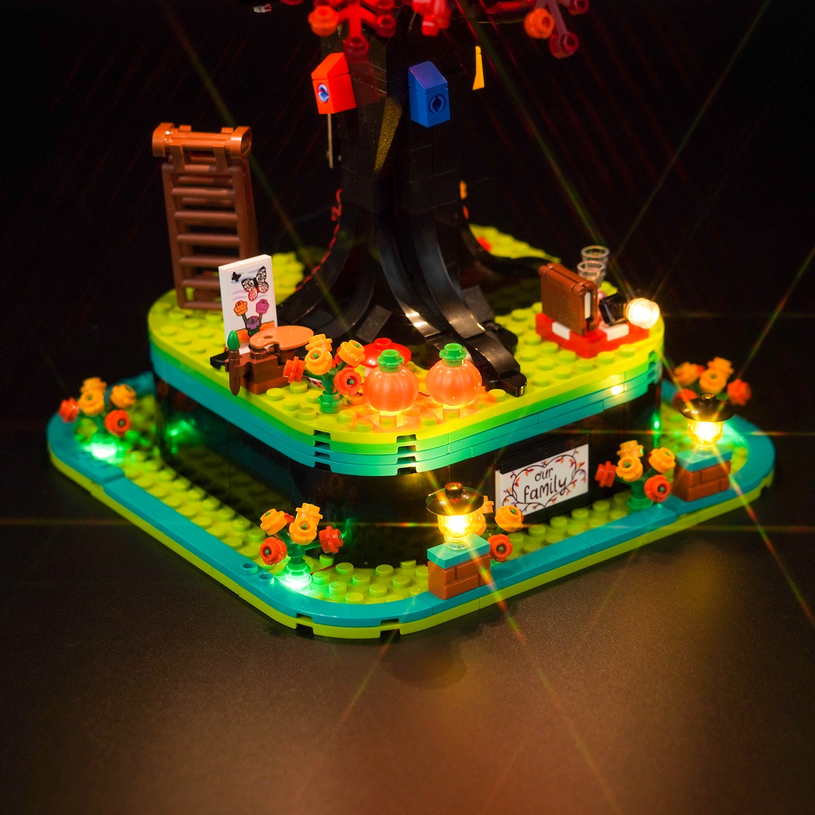 Lighting effect details shown for LEGO Ideas Family Tree 21346