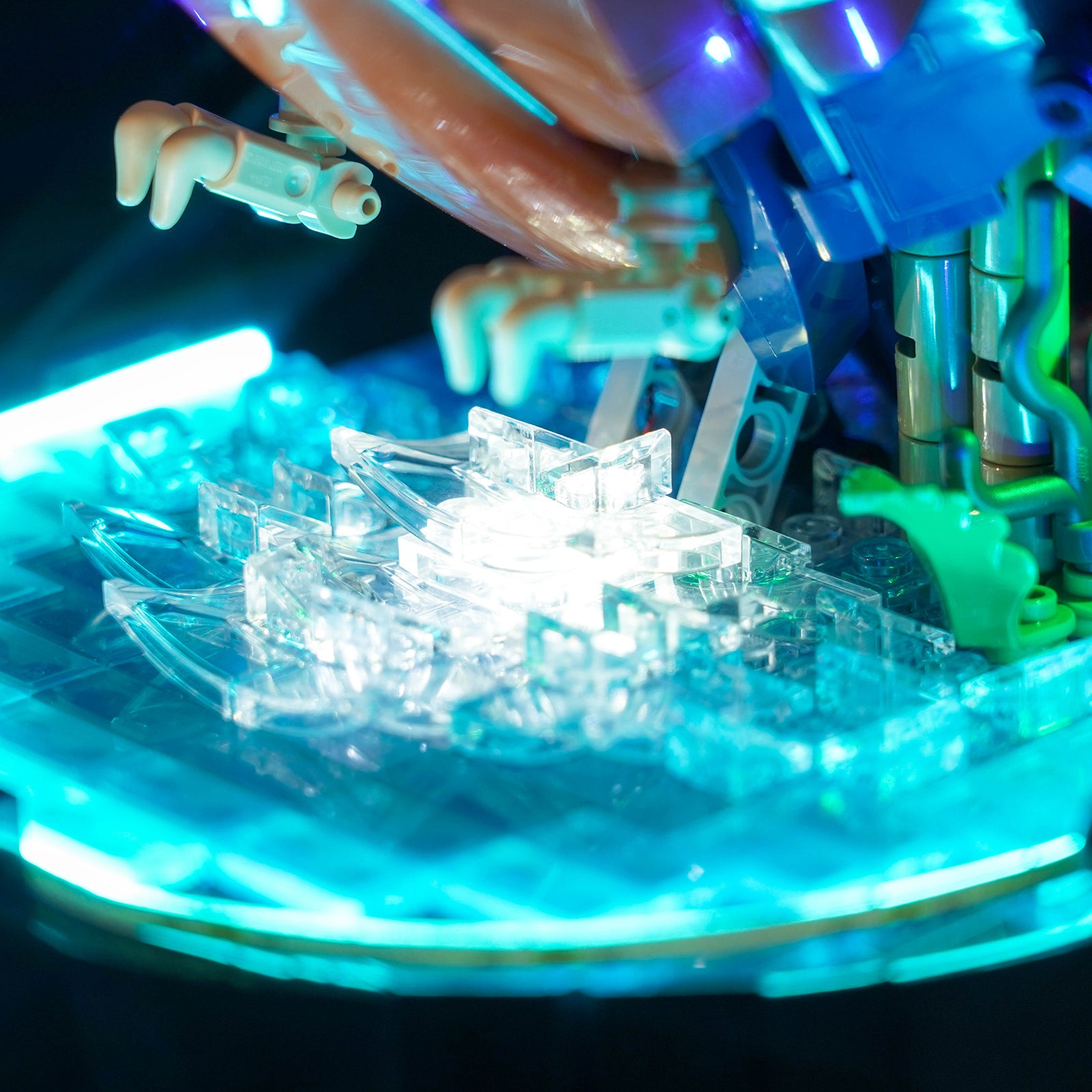 Partial display of lighting effects of BrickBling Light Kit for LEGO Icons Kingfisher Bird 10331