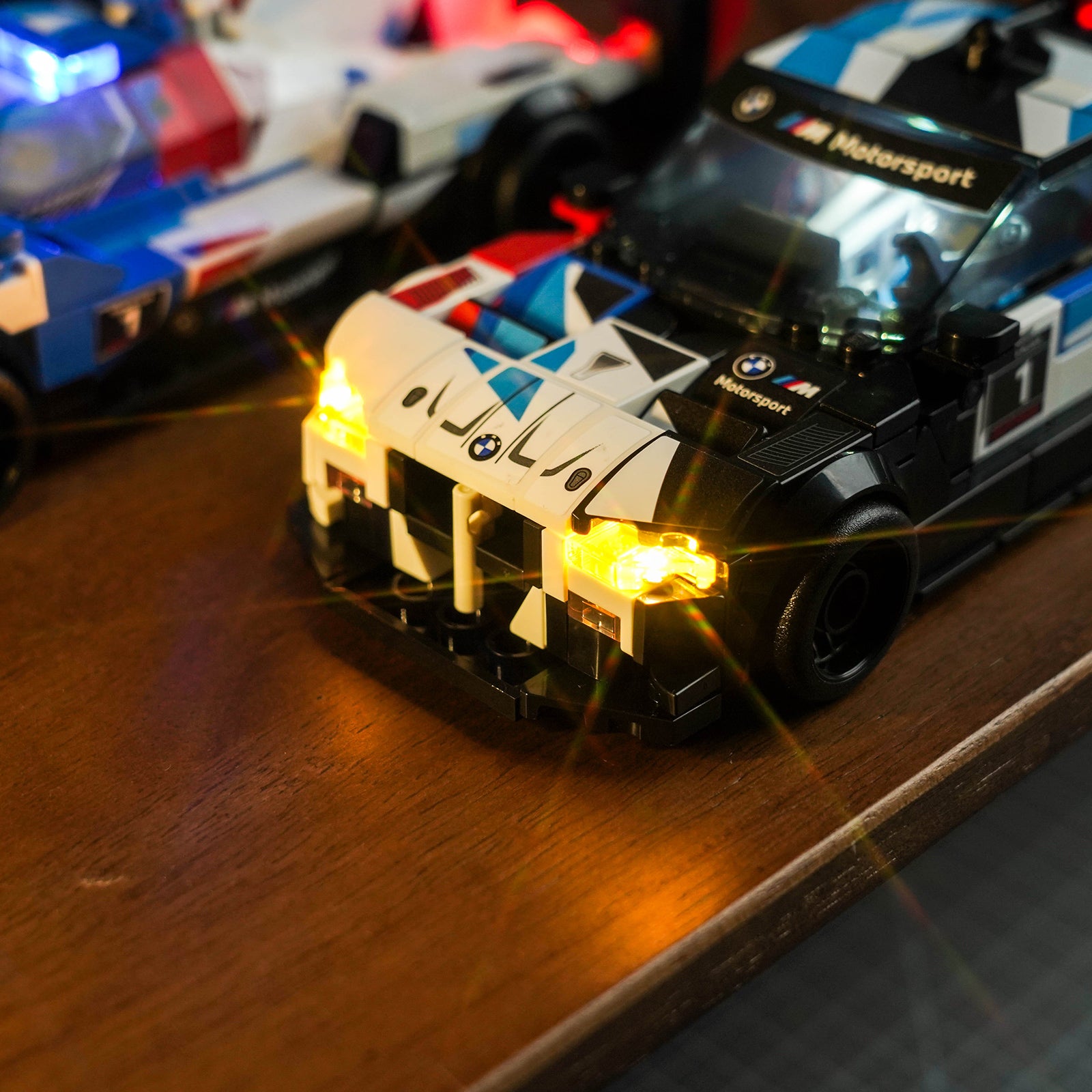 Kit d'éclairage BrickBling pour voitures de course LEGO Speed Champions BMW M4 GT3 et BMW M Hybrid V8 76922