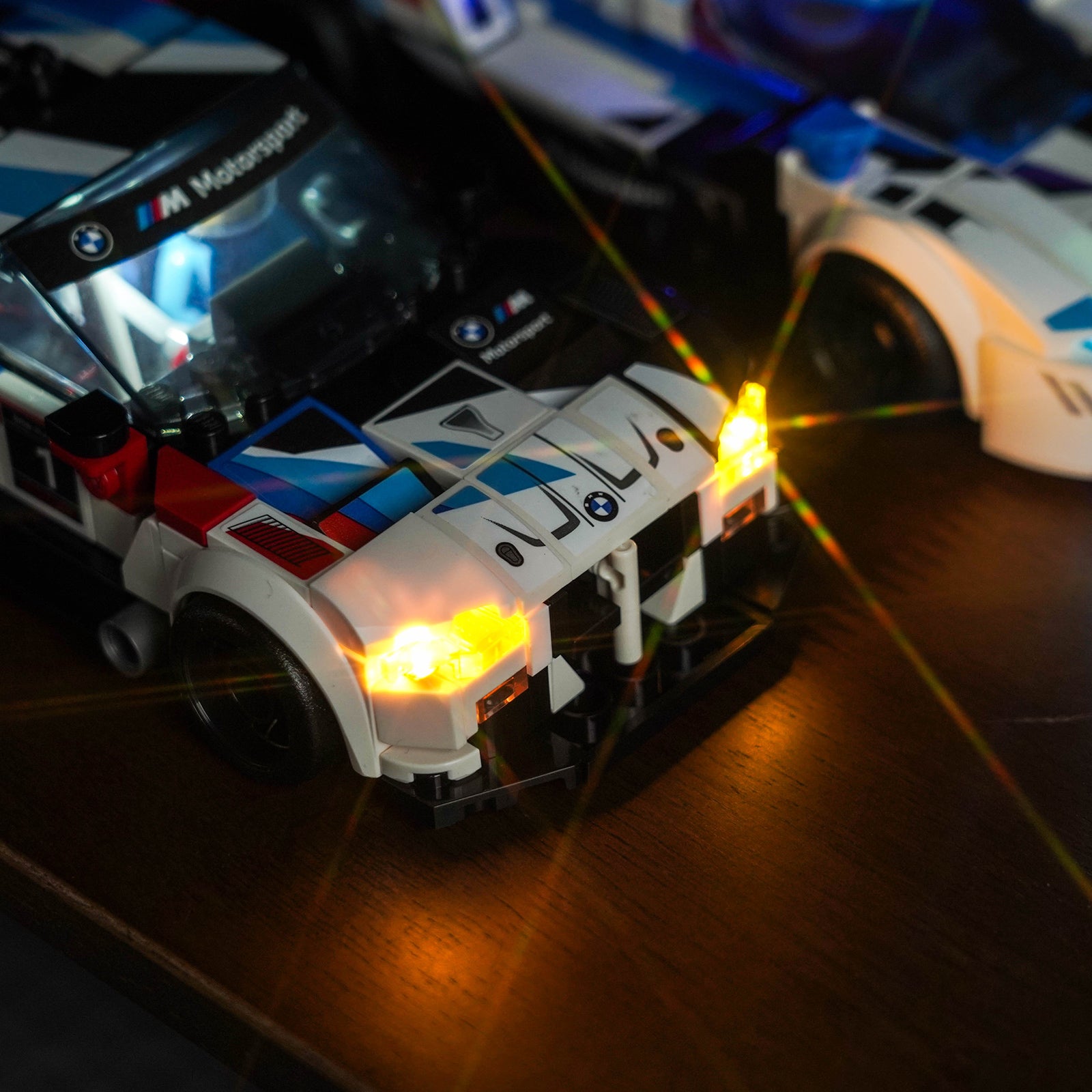 Kit d'éclairage BrickBling pour voitures de course LEGO Speed Champions BMW M4 GT3 et BMW M Hybrid V8 76922