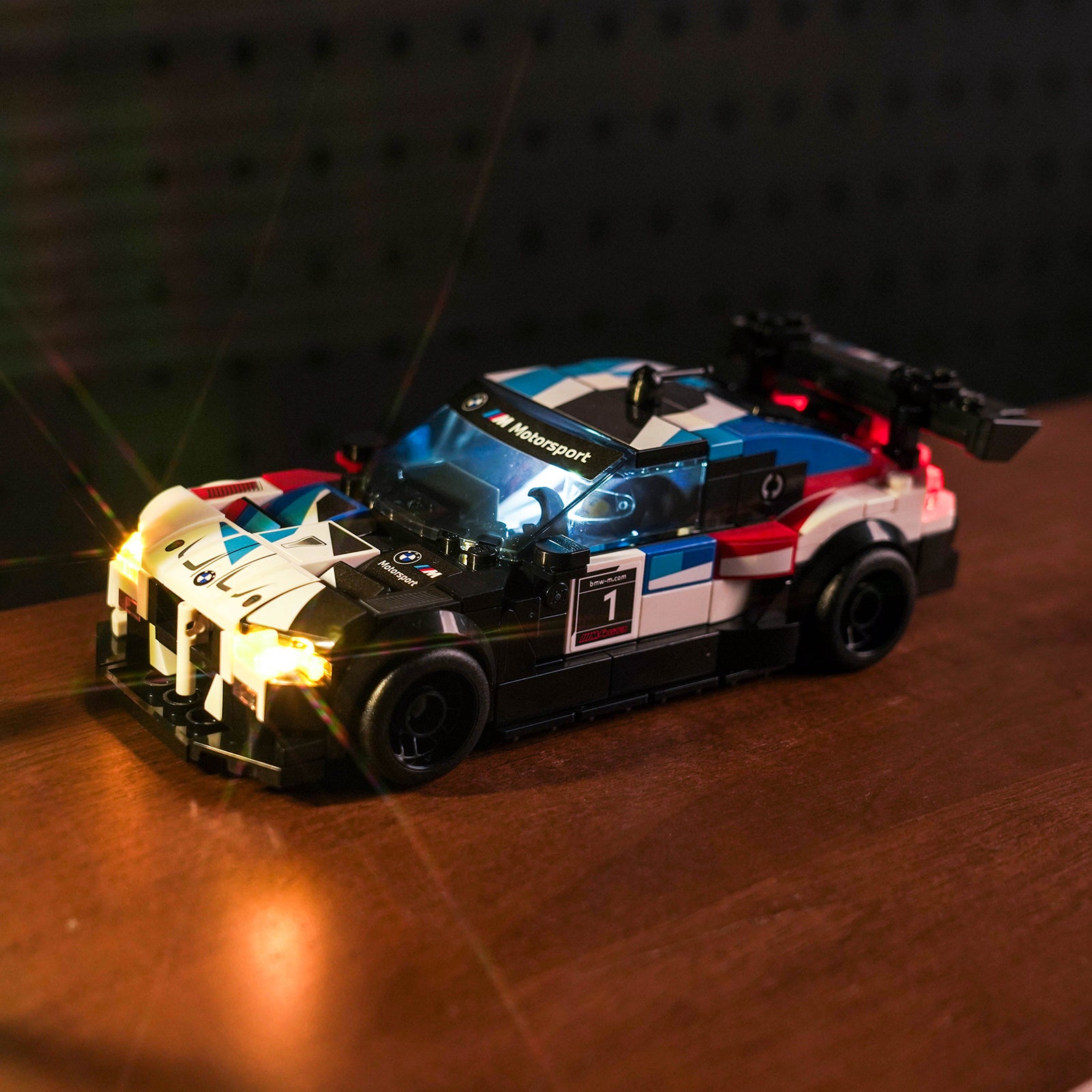 Kit d'éclairage BrickBling pour voitures de course LEGO Speed Champions BMW M4 GT3 et BMW M Hybrid V8 76922