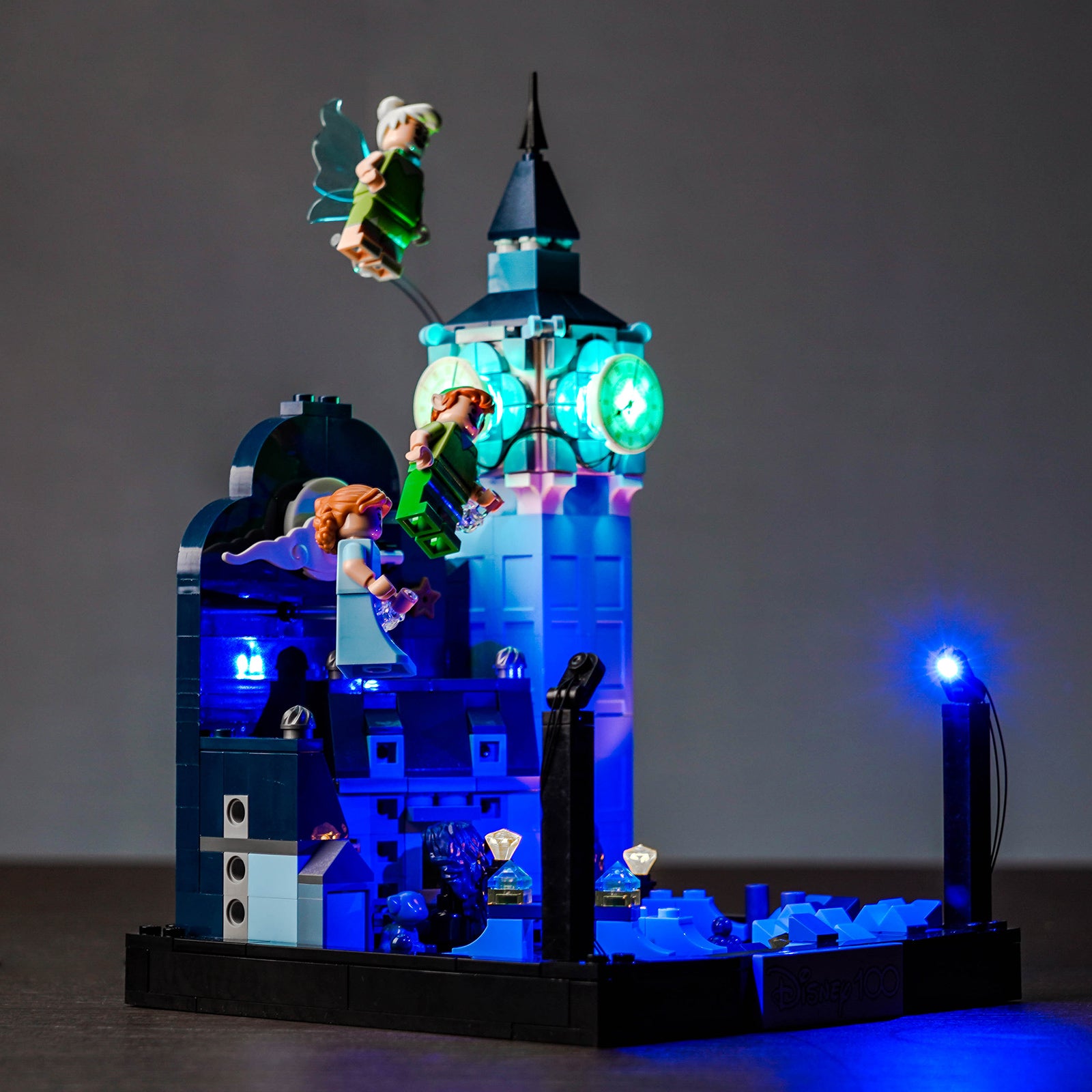 Kit d'éclairage BrickBling pour LEGO Disney Le vol de Peter Pan et Wendy au-dessus de Londres 43232