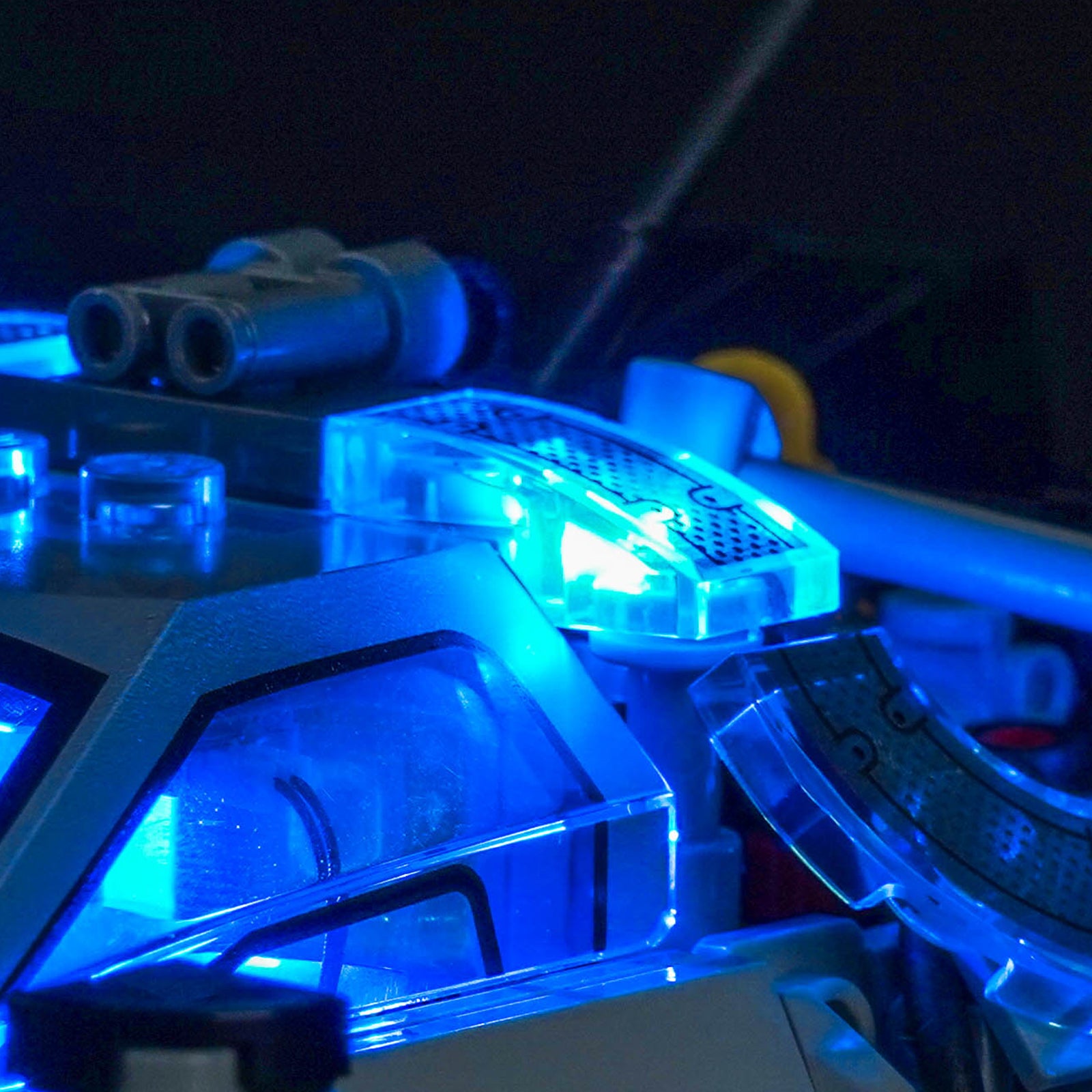 Kit d'éclairage BrickBling pour la machine à voyager dans le temps LEGO Speed Champions de Retour vers le futur 77256