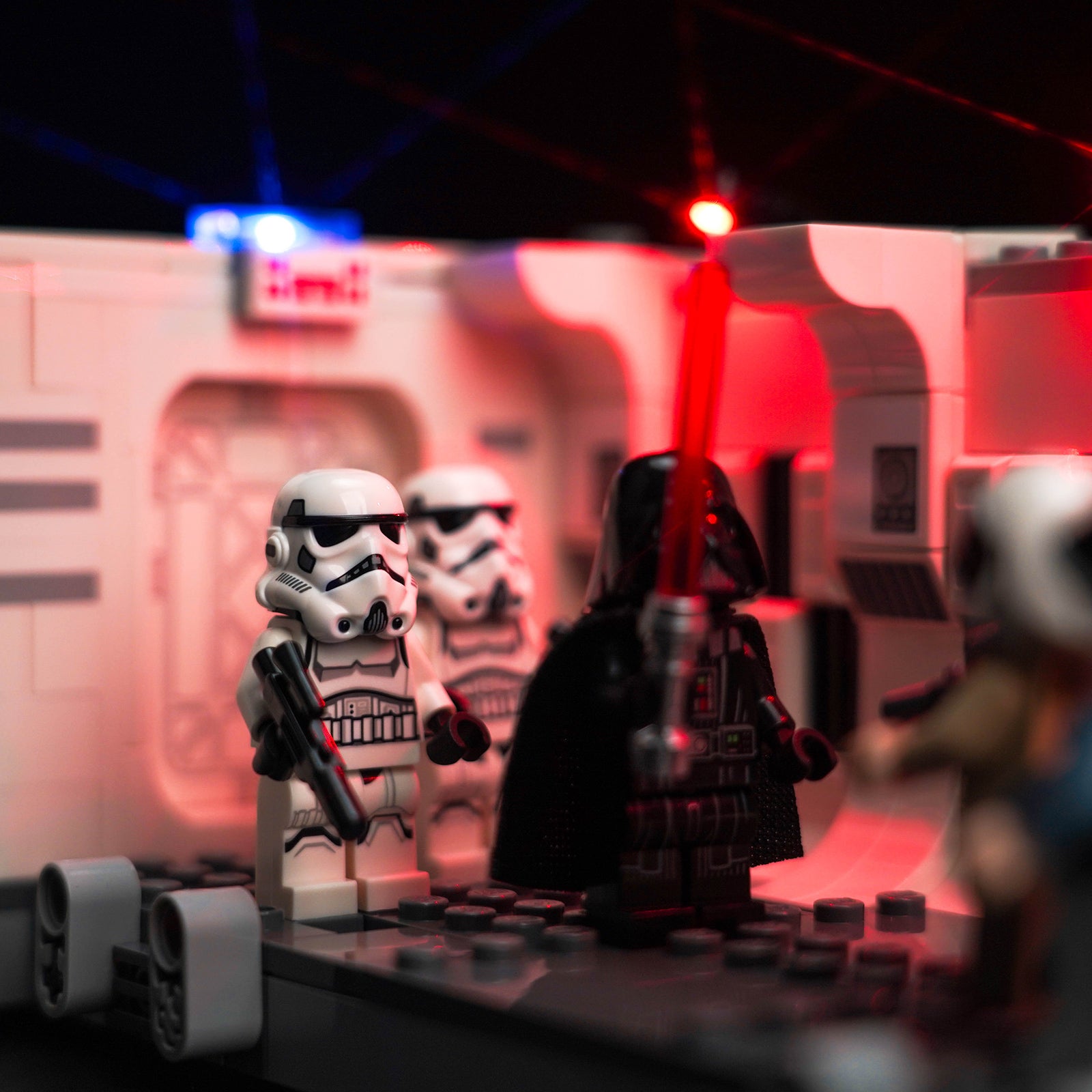 Partial detail showcase of the lighting effects for the BrickBling Light Kit for LEGO Star Wars Boarding the Tantive IV™ 75387