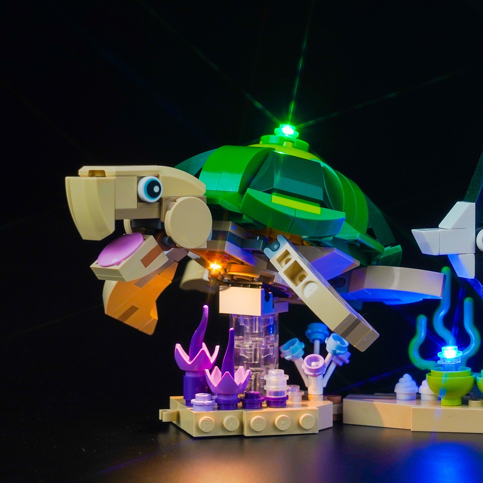 Lighting effect details display of BrickBling Light Kit for LEGO Creator 3-in-1 Sea Animals 31158