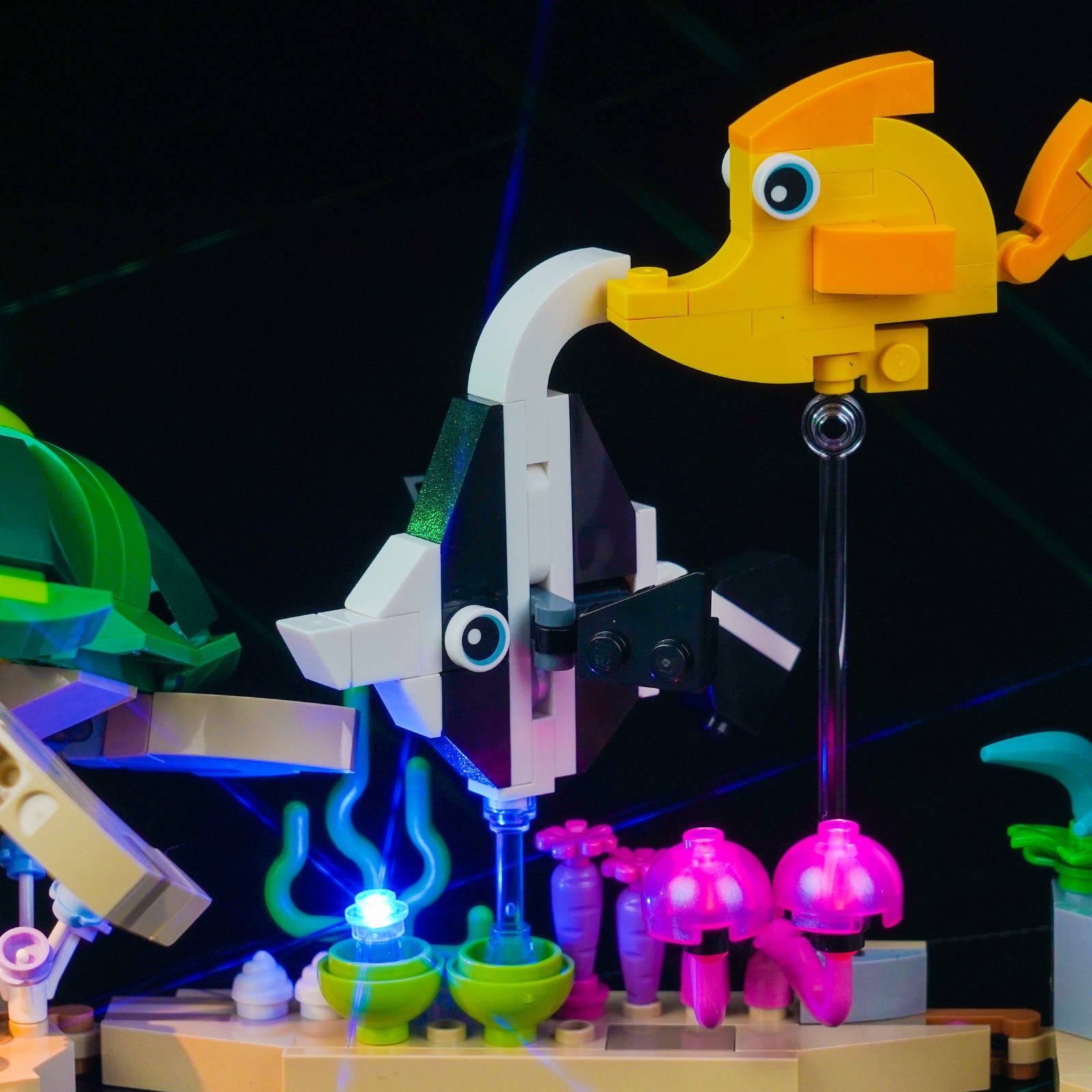 Lighting effect details display of BrickBling Light Kit for LEGO Creator 3-in-1 Sea Animals 31158