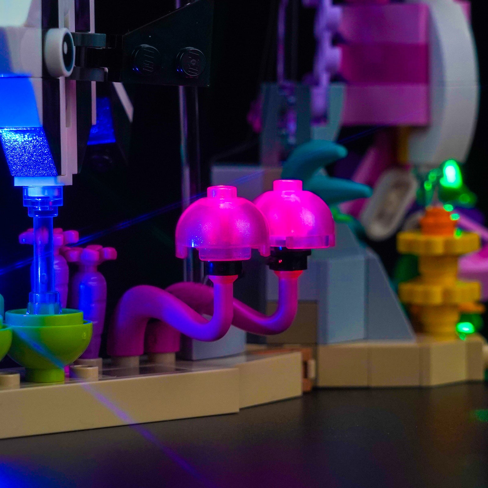 Lighting effect details display of BrickBling Light Kit for LEGO Creator 3-in-1 Sea Animals 31158