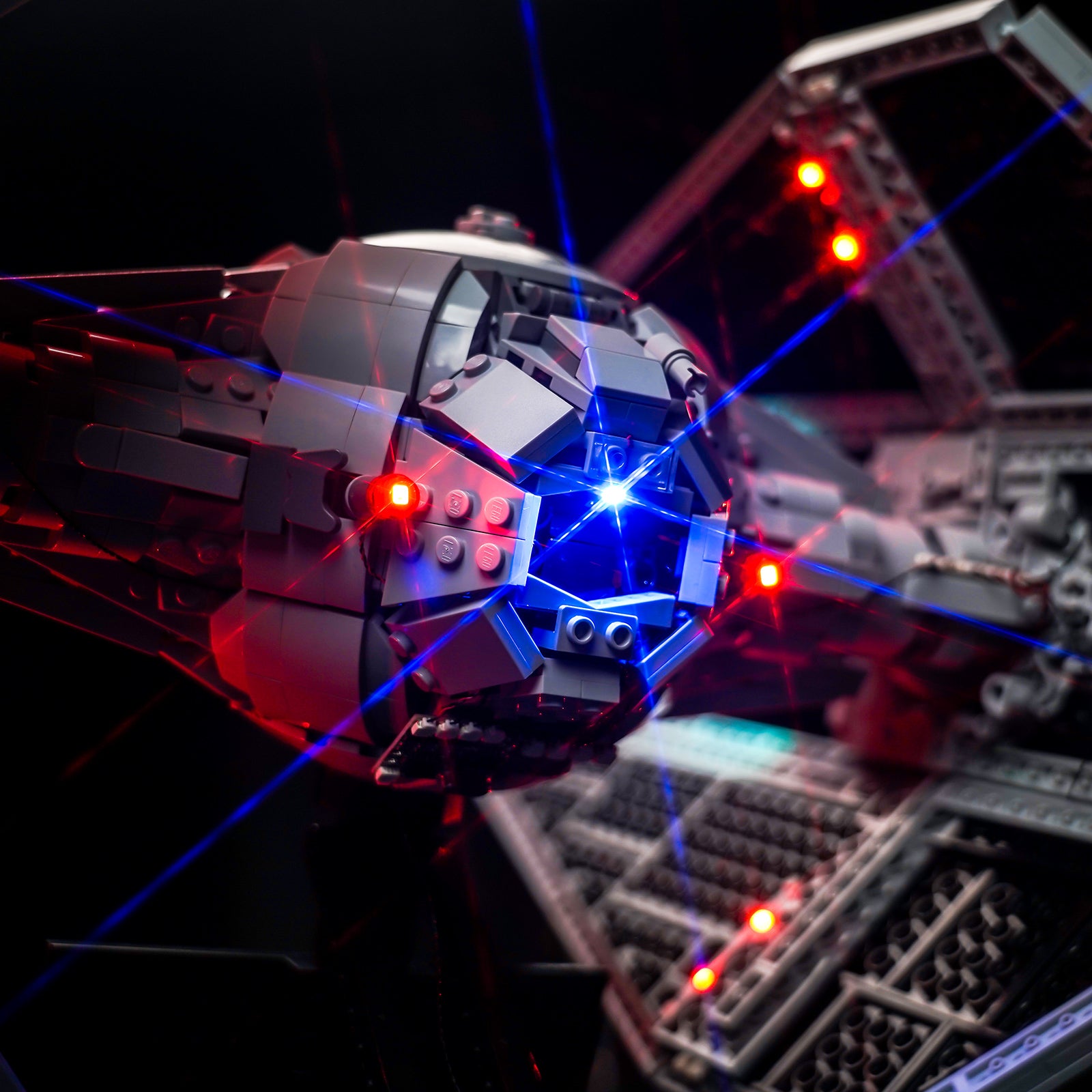 Details of the Lighting Effects for BrickBling Light Kit for LEGO Star Wars TIE Interceptor™ 75382