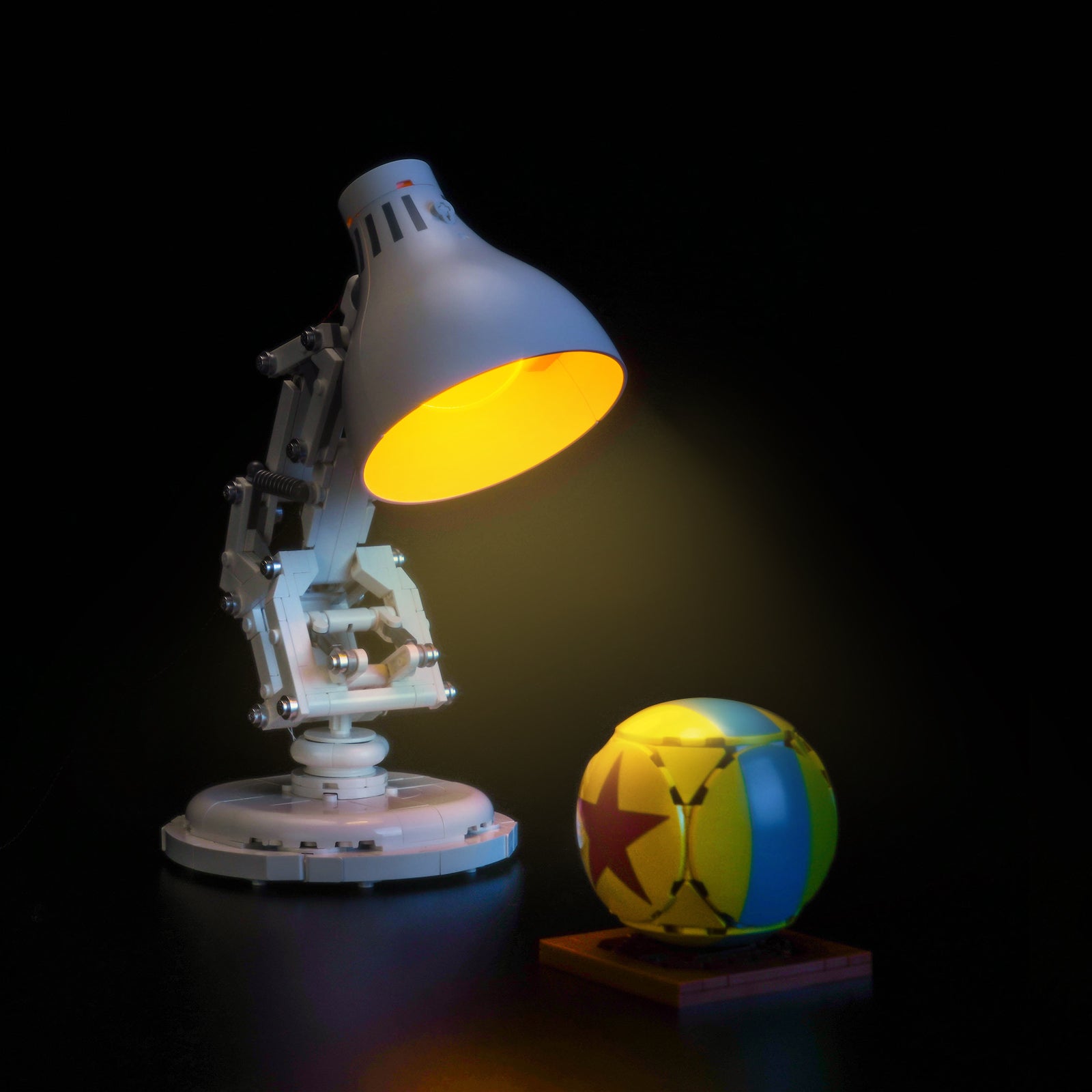 BrickBling Light Kit for LEGO Ideas LEGO Ideas ǀ Disney Pixar Luxo Jr. 21357