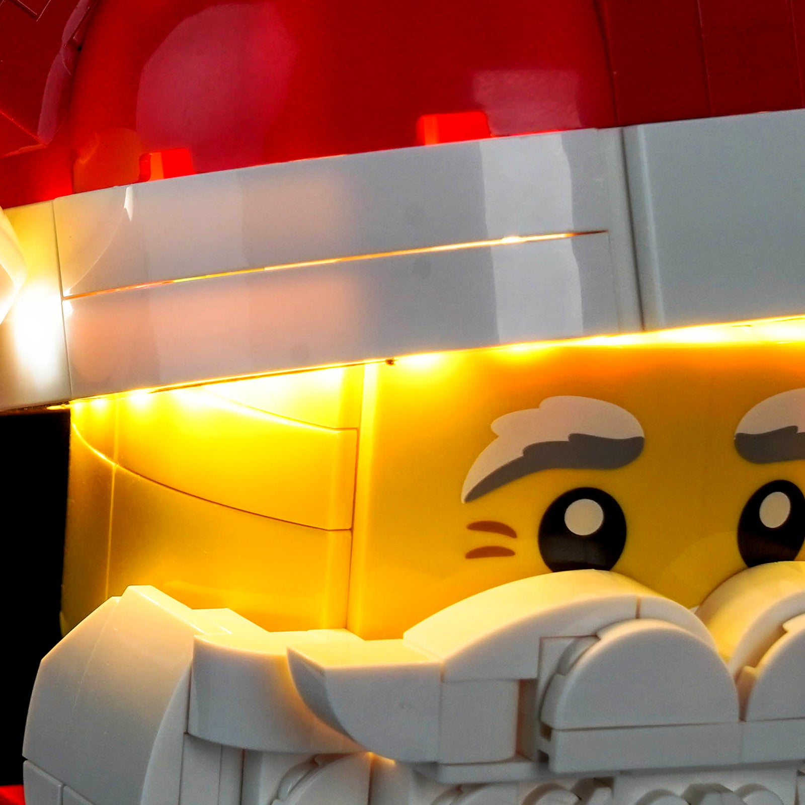 BrickBling Light Kit for LEGO Up-Scaled Santa Minifigure 40820