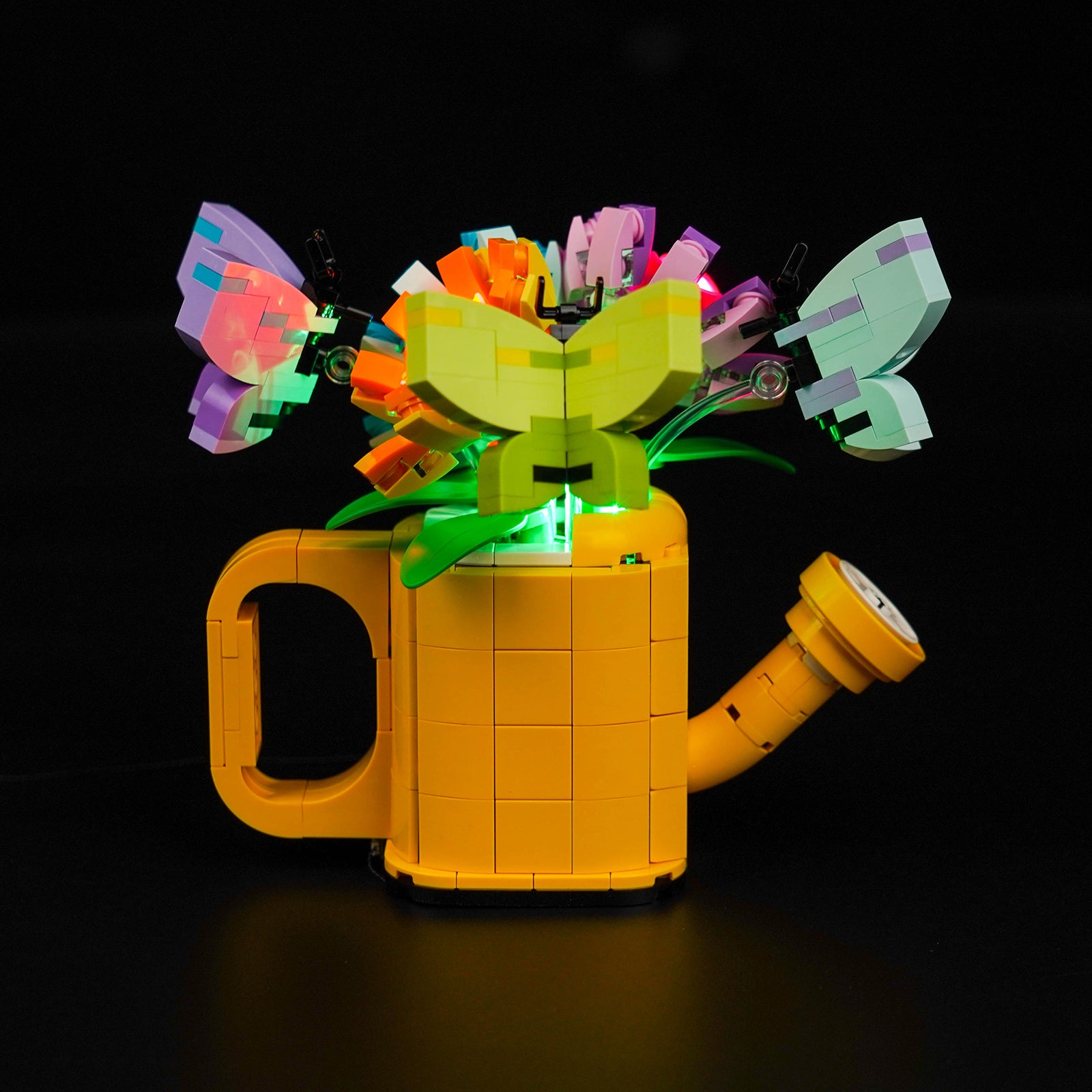 Kit d'éclairage BrickBling pour fleurs LEGO dans un arrosoir 31149