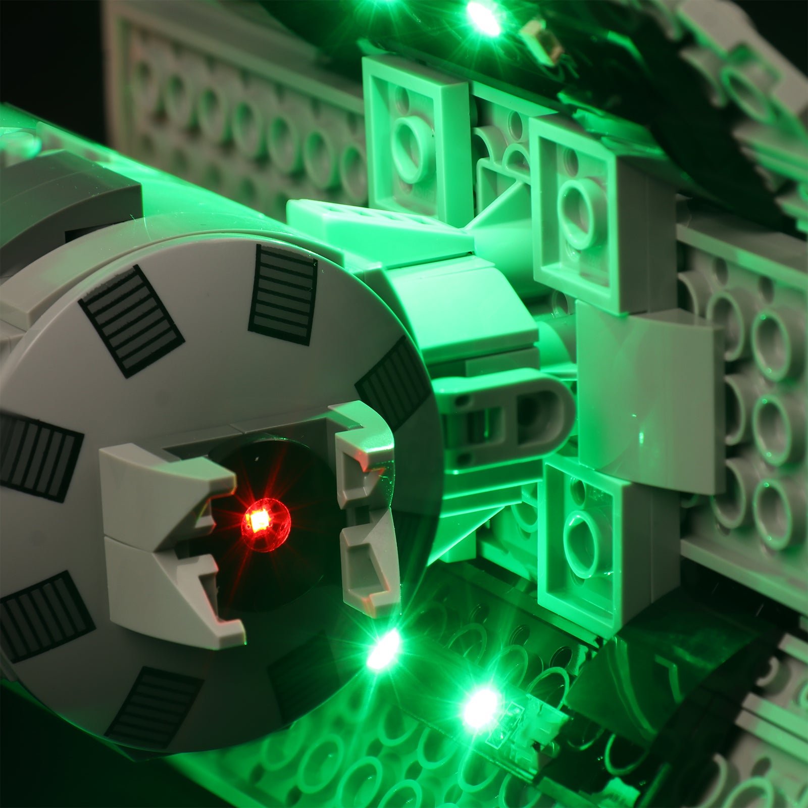 Kit d'éclairage BrickBling pour LEGO TIE Bomber 75347