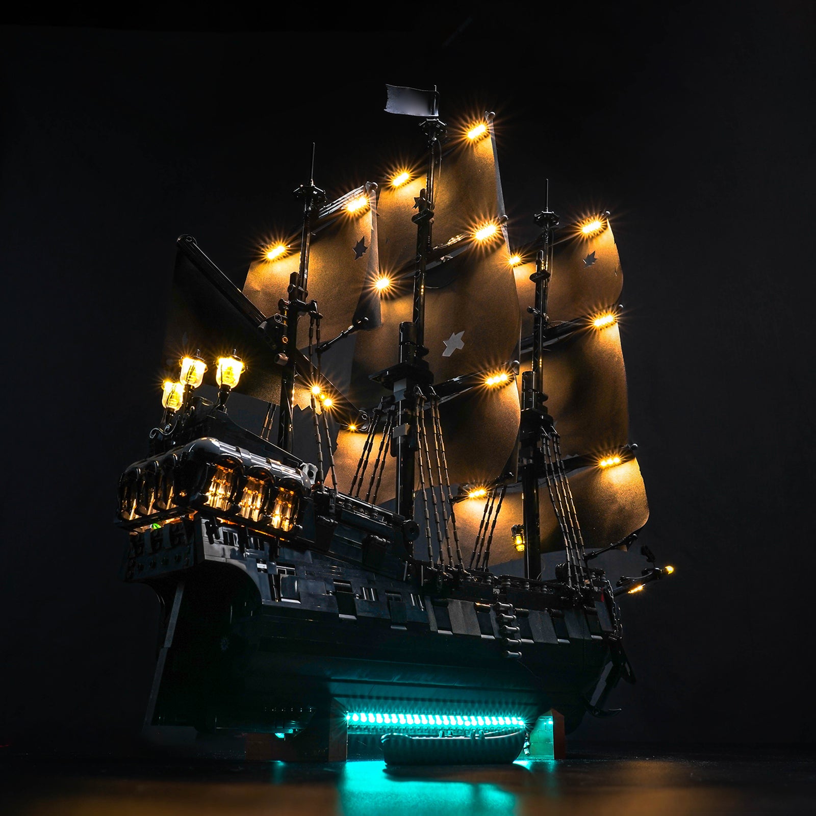 Kit d'éclairage BrickBling pour LEGO Icons Le bateau pirate du capitaine Jack Sparrow 10365