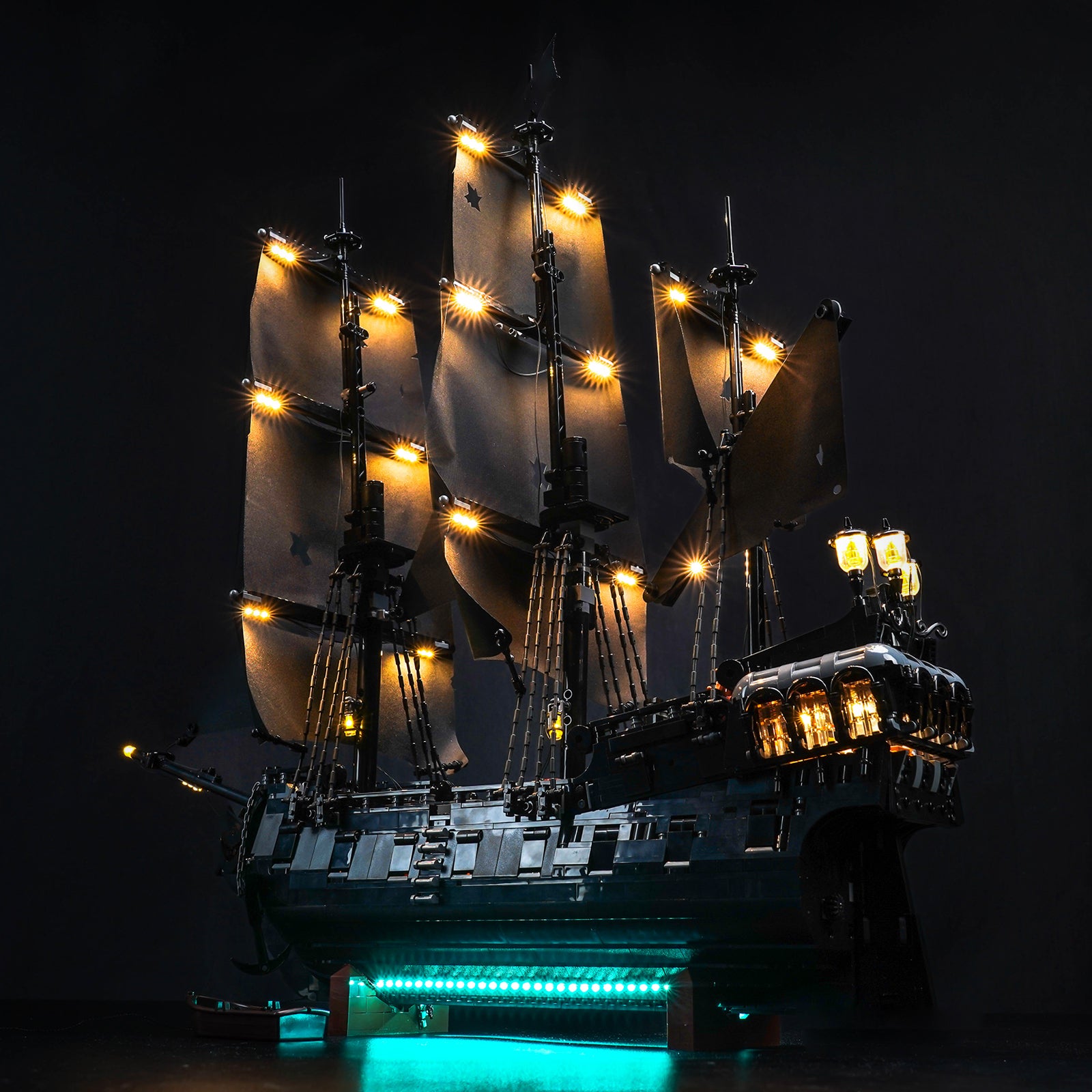 Kit d'éclairage BrickBling pour LEGO Icons Le bateau pirate du capitaine Jack Sparrow 10365