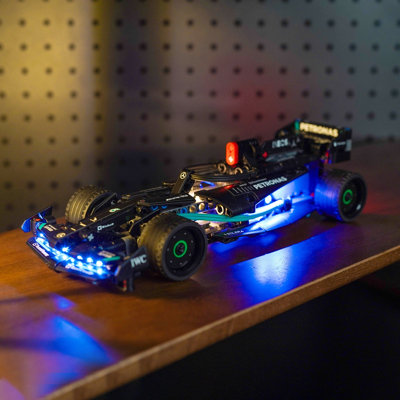 Kit d'éclairage BrickBling pour LEGO Technic Mercedes-AMG F1 W14 E Performance Pull-Back 42165