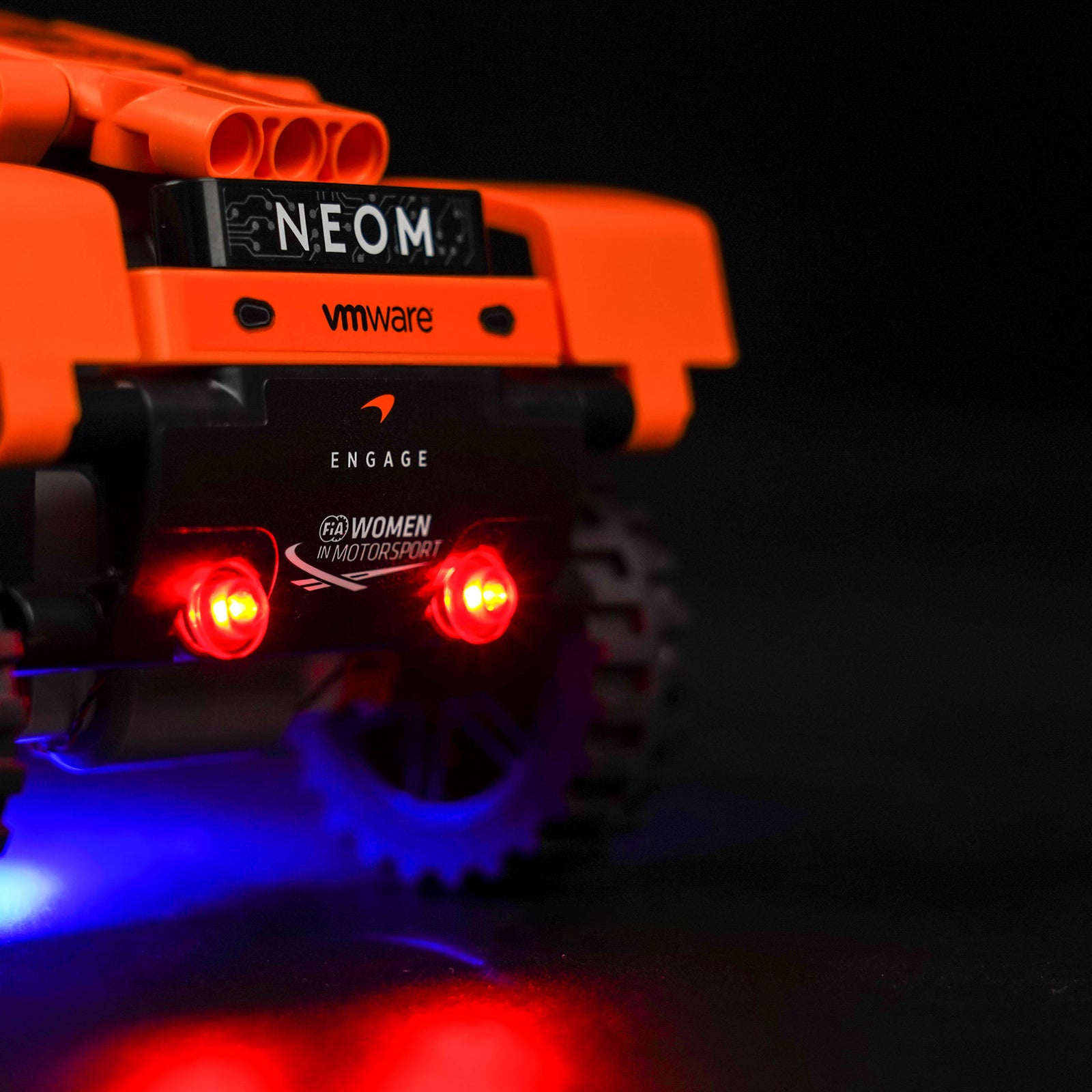 Kit d'éclairage BrickBling pour voiture de course LEGO NEOM McLaren Extreme E 42166