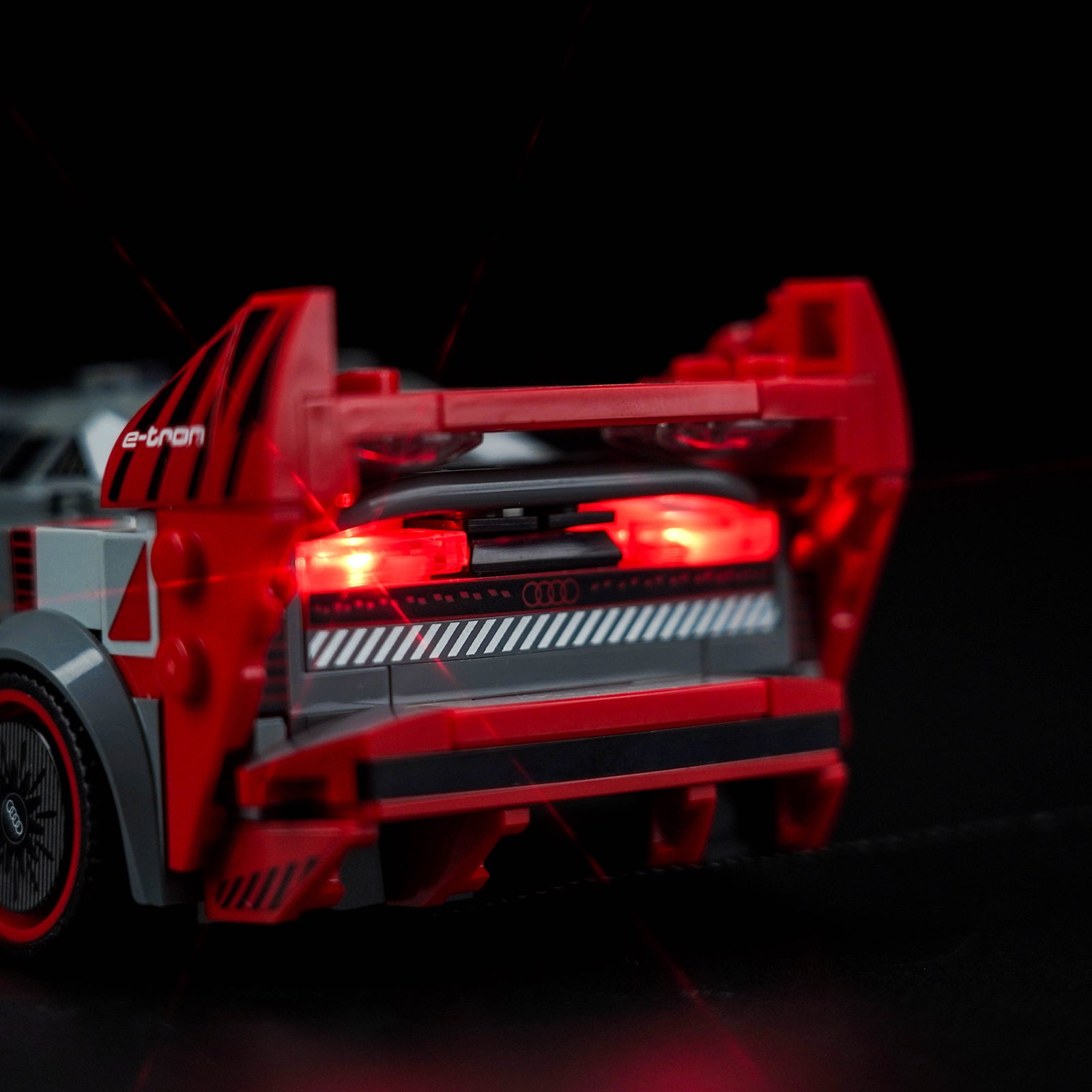 BrickBling Lichtset für LEGO Speed ​​Champions Audi S1 ​​e-tron Quattro Rennwagen 76921
