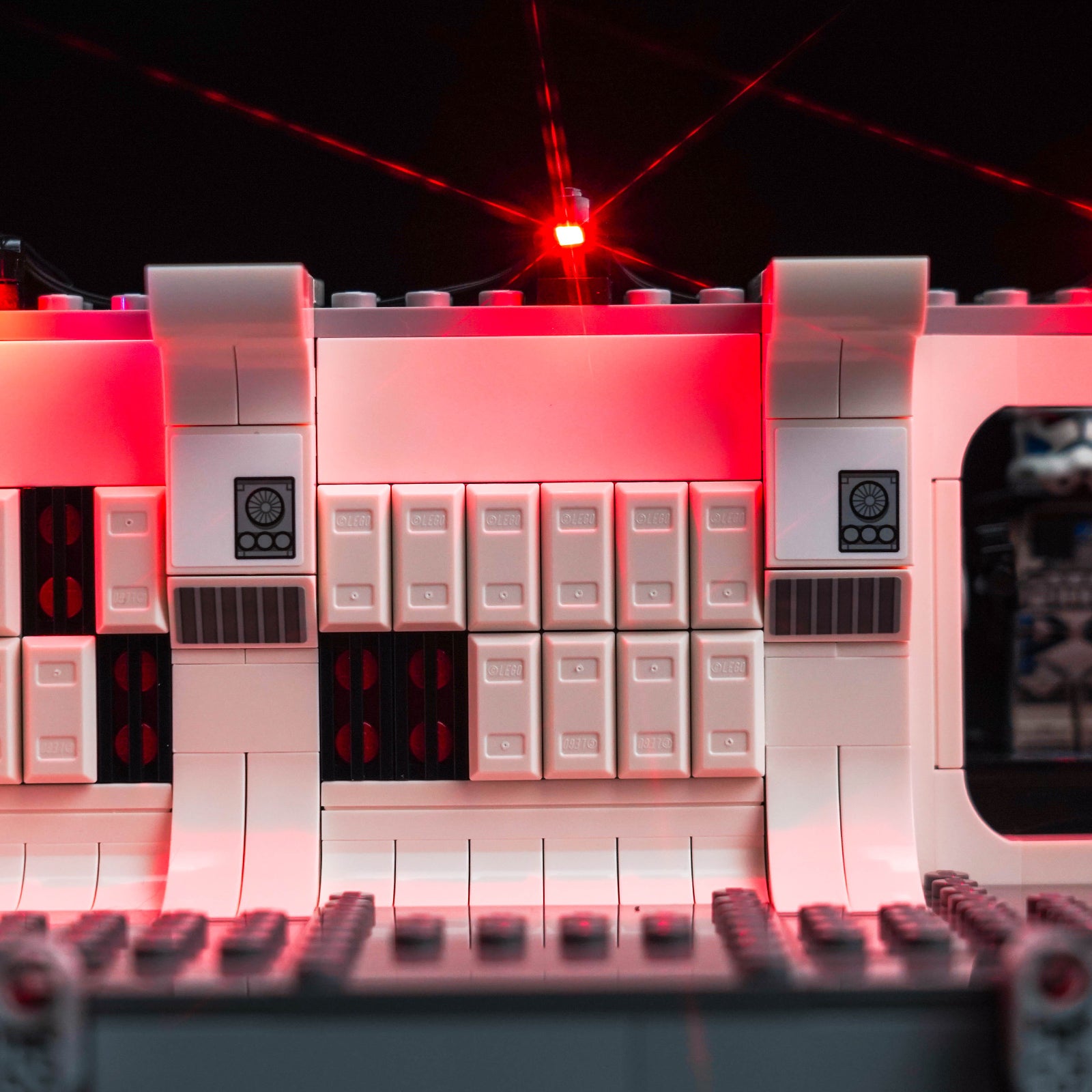 Partial detail showcase of the lighting effects for the BrickBling Light Kit for LEGO Star Wars Boarding the Tantive IV™ 75387