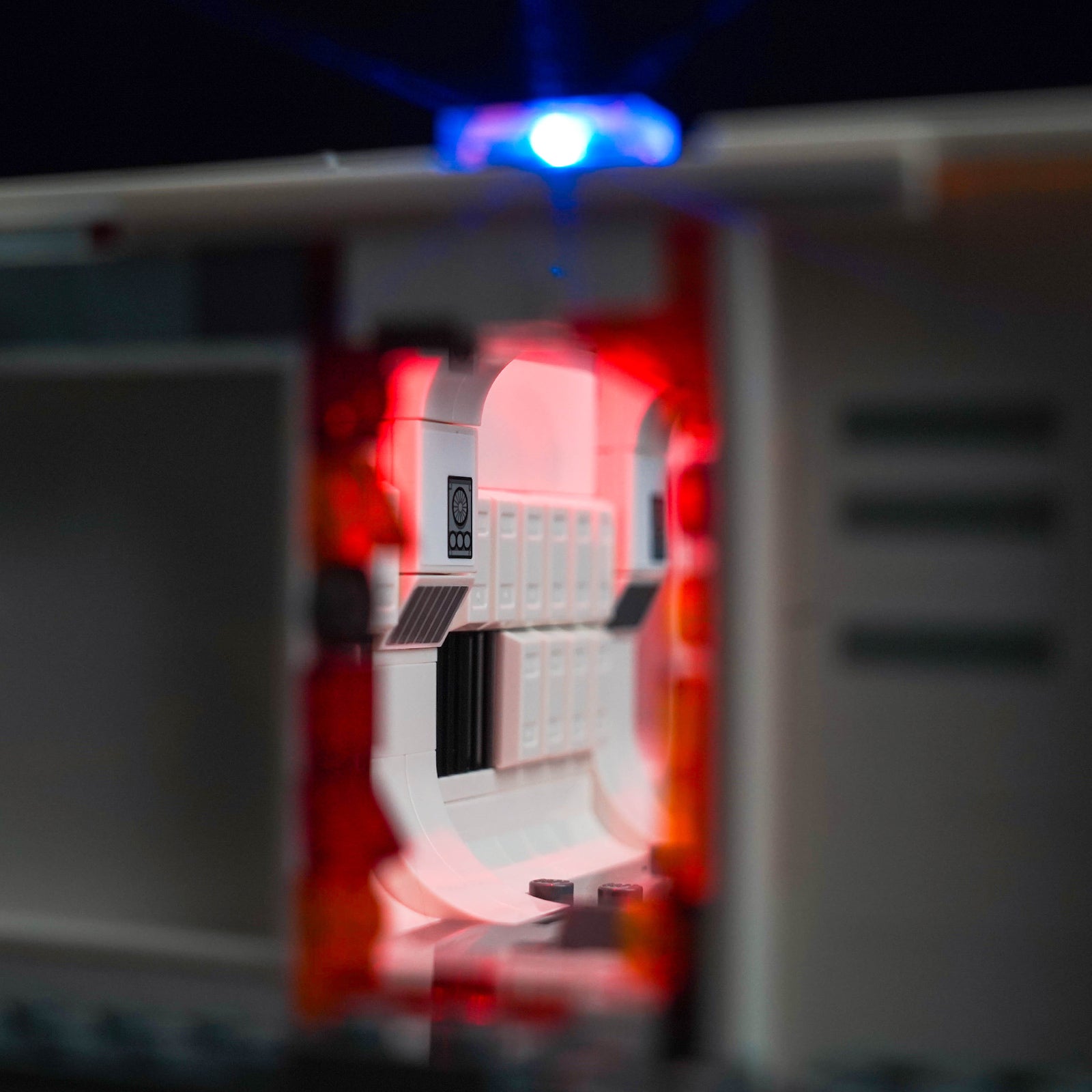 Partial detail showcase of the lighting effects for the BrickBling Light Kit for LEGO Star Wars Boarding the Tantive IV™ 75387
