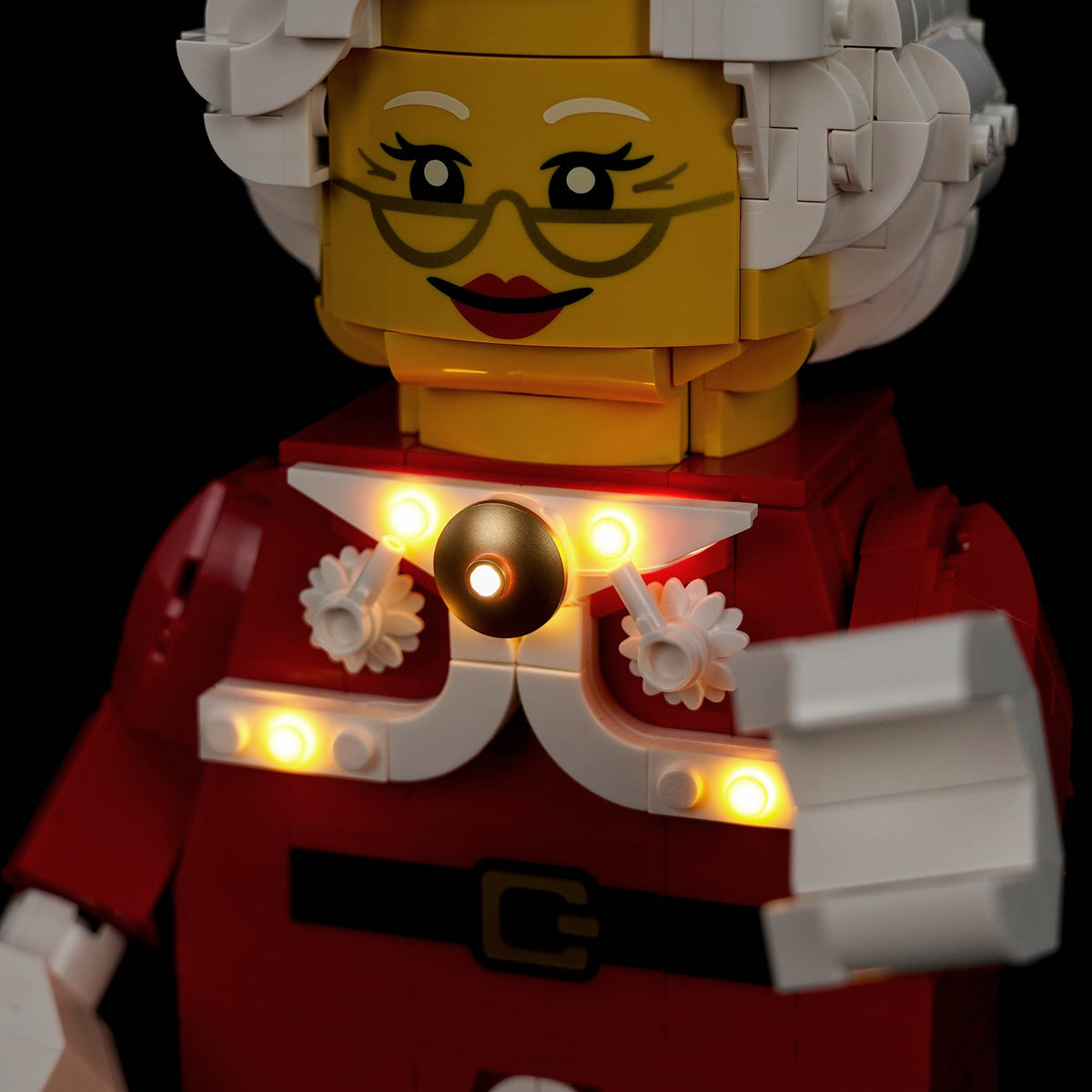 BrickBling Light Kit for LEGO Minifigures Up-Scaled Mrs. Claus Minifigure 40875