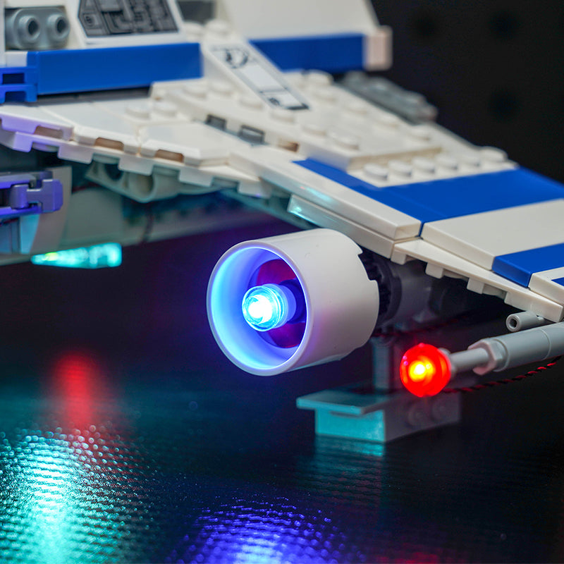 Kit d'éclairage BrickBling pour LEGO New Republic E-Wing™ contre le Starfighter™ de Shin Hati 75364