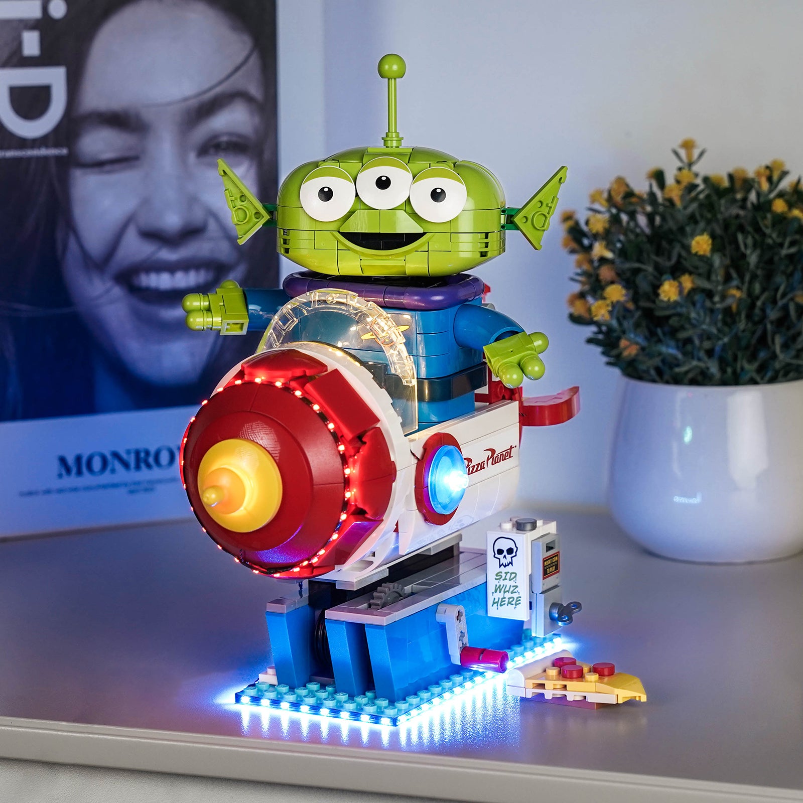 BrickBling Light Kit for LEGO Disney Alien with Pizza Planet Rocket Ride 43307