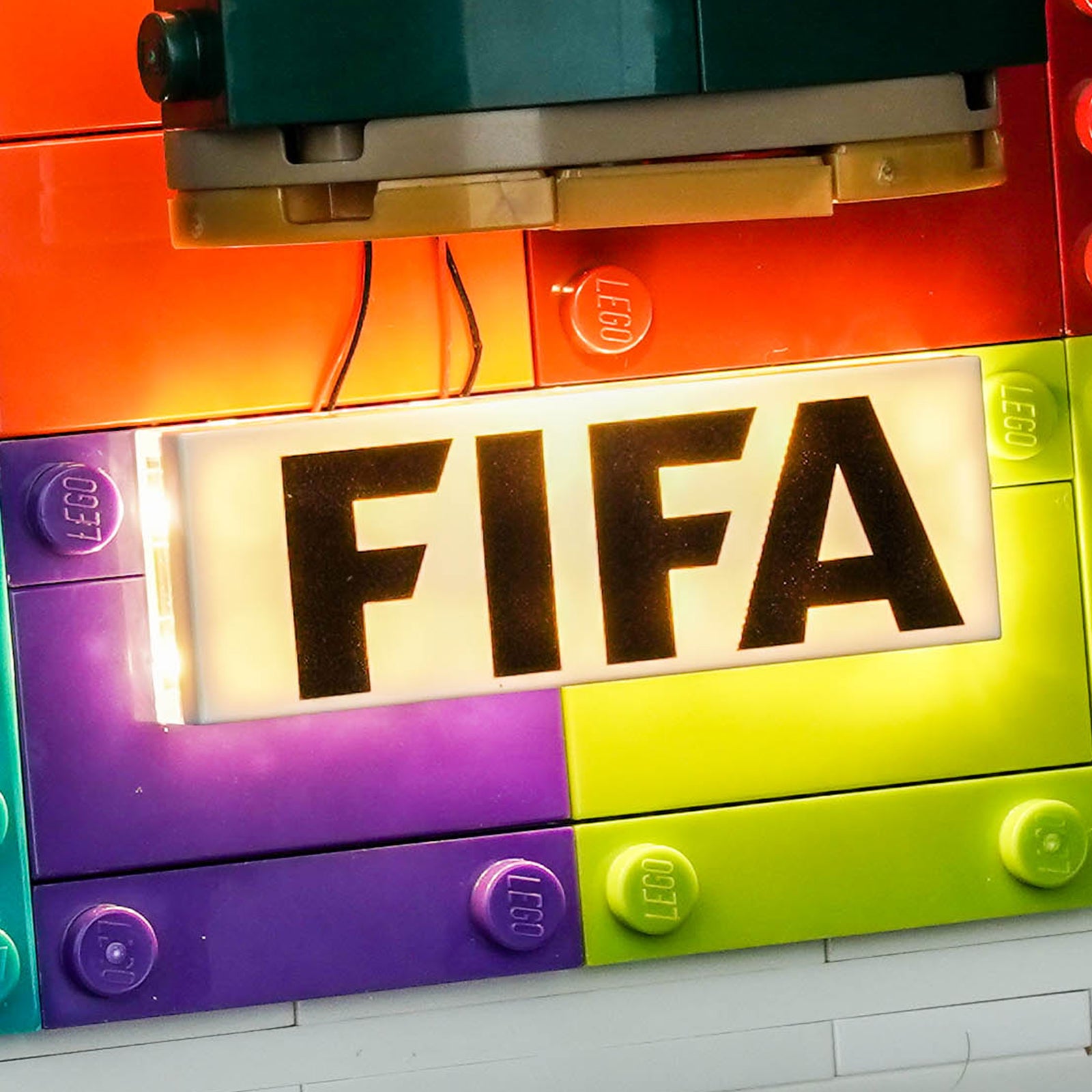 LEGO エディション FIFA ワールドカップ 2026™ 公式エンブレム用ライト